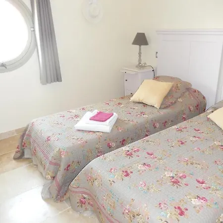 De 3 Chambres A Avec Piscine Privee Jardin Clos Et Wifi Villa La Redorte
