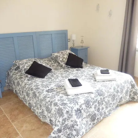 De 3 Chambres A Avec Piscine Privee Jardin Clos Et Wifi