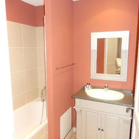 Villa De 3 Chambres A Avec Piscine Privee Jardin Clos Et Wifi